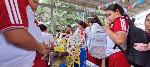 Innovación estudiantil se toma el Colegio Agustina Ferro
