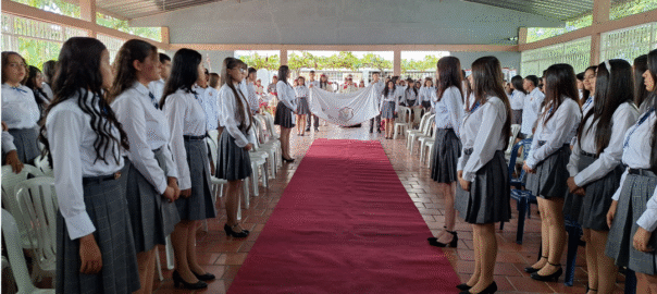 Trascendencia y compromiso en la ceremonia de Entrega de Símbolos en el colegio Agustina Ferro