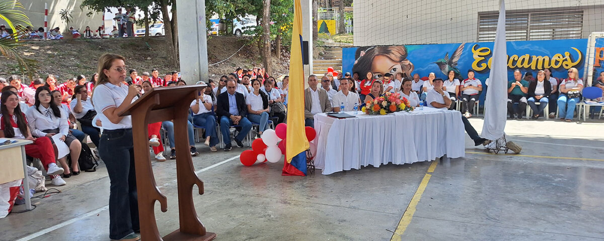 Emotiva despedida a directivos salientes de ColAgustina Emotiva despedida a directivos salientes de ColAgustina