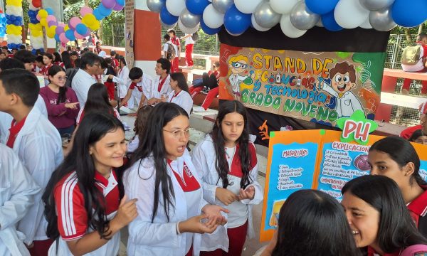Colegio Agustina Ferro celebró su feria de la ciencia y la tecnología Colegio Agustina Ferro celebró su feria de la ciencia y la tecnología