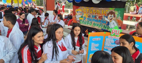 Colegio Agustina Ferro celebró su feria de la ciencia y la tecnología