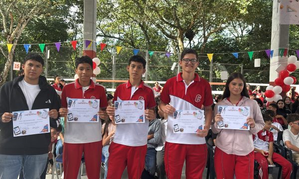 ColAgustina clausuró sus olimpiadas matemáticas internas y entregó reconocimientos a la excelencia
